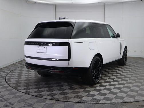 2026 Land Rover Range Rover P400 SE 7 Seat