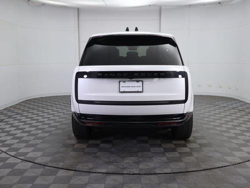 2026 Land Rover Range Rover P400 SE 7 Seat