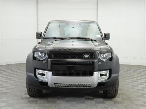 2025 Land Rover Defender 110 P400 S