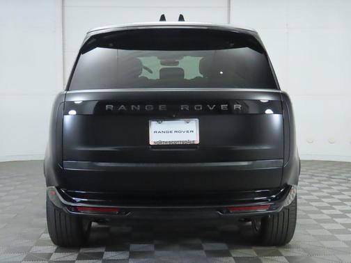 2025 Land Rover Range Rover P400 SE