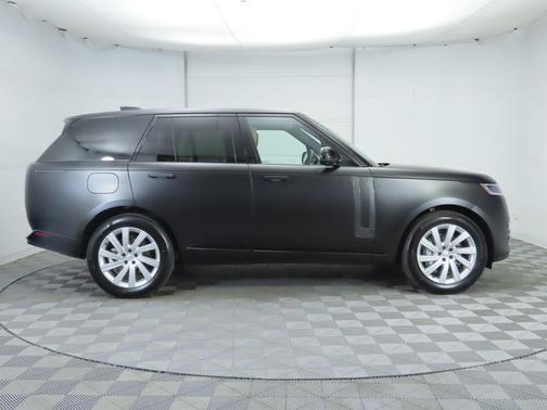 2025 Land Rover Range Rover P400 SE