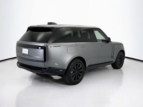 2026 Land Rover Range Rover P400 SE