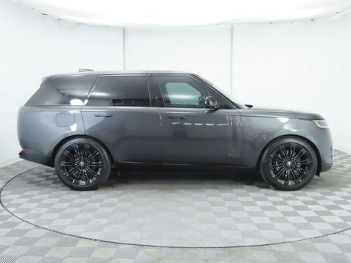 2025 Land Rover Range Rover P530 SE