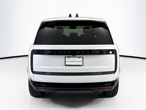 Ostuni Pearl Wht Prem Met 2026 Land Rover Range Rover P530 SE 7 Seat