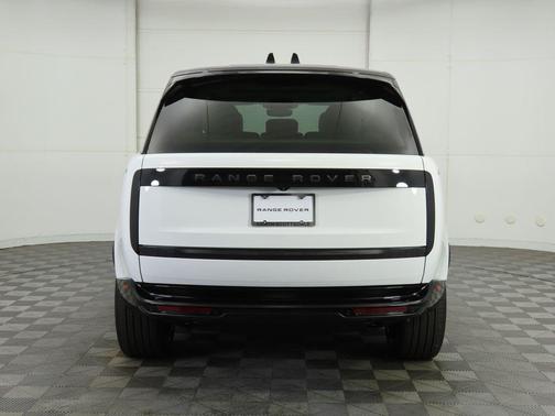 2025 Land Rover Range Rover P400 SE