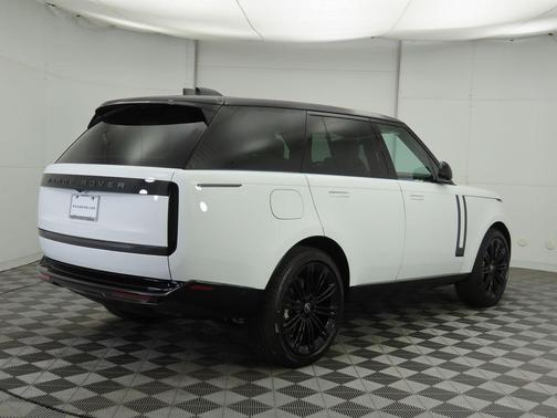 2025 Land Rover Range Rover P400 SE