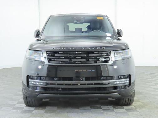 2025 Land Rover Range Rover P550e SE
