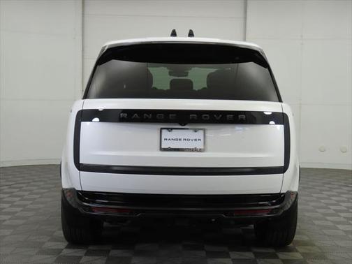 2025 Land Rover Range Rover P530 SE