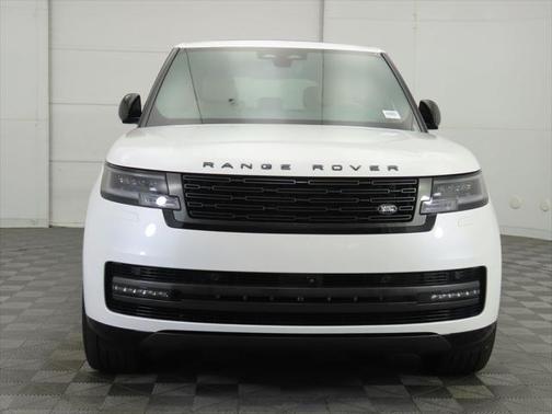 2025 Land Rover Range Rover P530 SE
