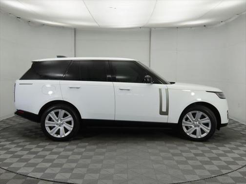 2023 Land Rover Range Rover P530 SE