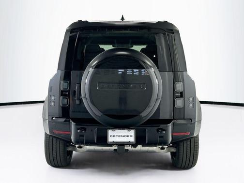 Carpathian Grey Prem Met 2026 Land Rover Defender P400 X-Dynamic SE