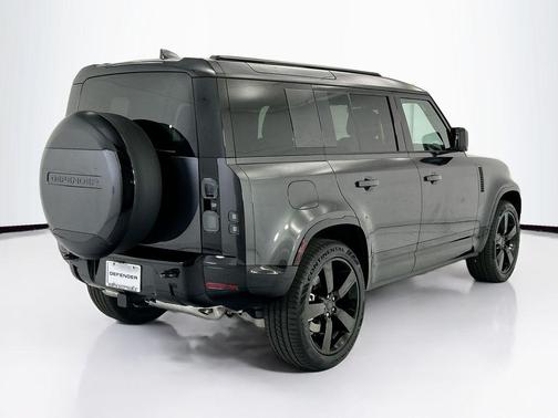 Carpathian Grey Prem Met 2026 Land Rover Defender P400 X-Dynamic SE