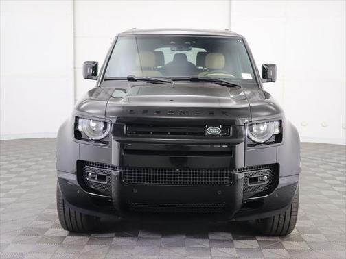 2025 Land Rover Defender V8