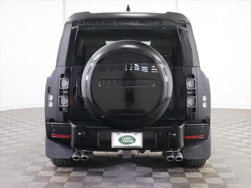 2025 Land Rover Defender V8