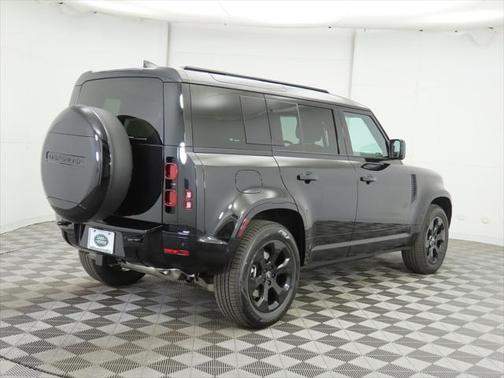 2025 Land Rover Defender 110 P400 X-Dynamic SE
