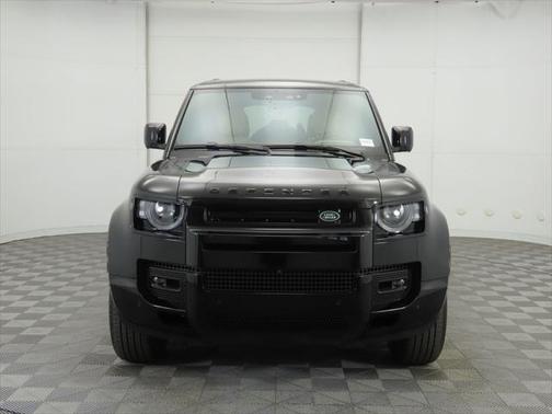 2025 Land Rover Defender 110 P400 X-Dynamic SE