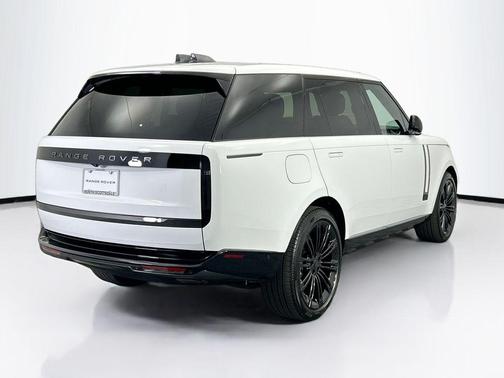 2026 Land Rover Range Rover P400 SE 7 Seat