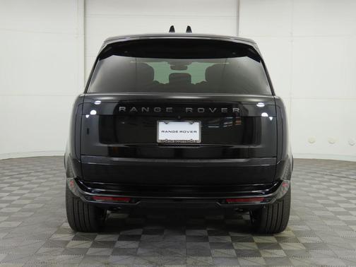 2025 Land Rover Range Rover P400 SE