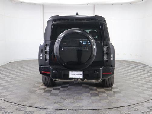 2025 Land Rover Defender 130 P400 X