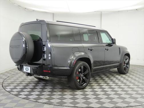 2025 Land Rover Defender 130 P400 X