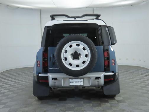 2025 Land Rover Defender 110 P300