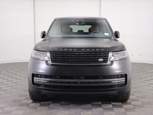 2025 Land Rover Range Rover P530 SE