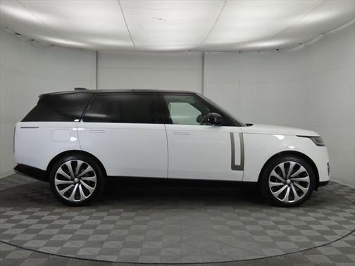 2025 Land Rover Range Rover P530 SE 7 Seat