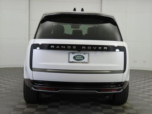 2025 Land Rover Range Rover P530 SE 7 Seat