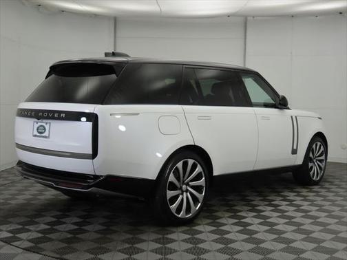 2025 Land Rover Range Rover P530 SE 7 Seat