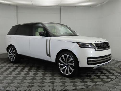 2025 Land Rover Range Rover P530 SE 7 Seat
