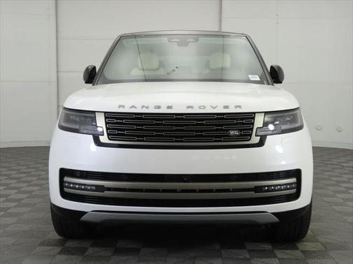 2025 Land Rover Range Rover P530 SE 7 Seat