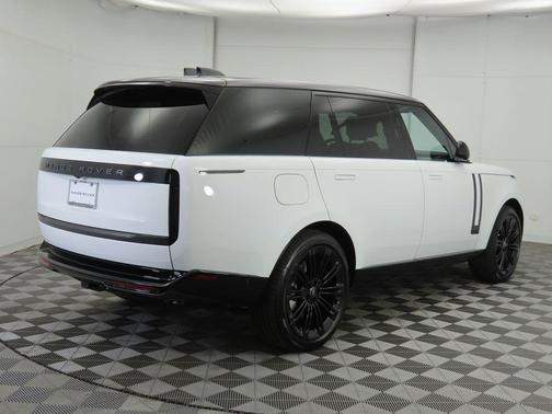 2025 Land Rover Range Rover P530 SE 7 Seat