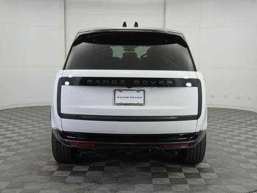 2025 Land Rover Range Rover P530 SE 7 Seat