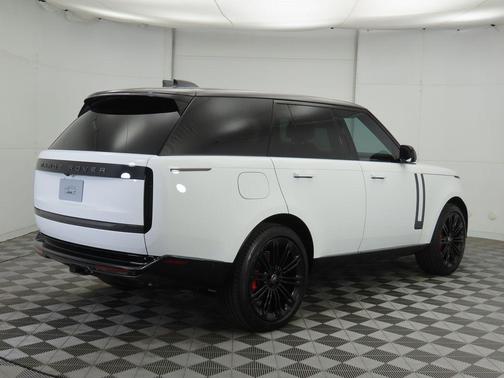 2025 Land Rover Range Rover P530 SE
