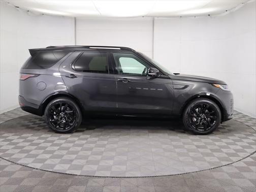 2025 Land Rover Discovery P300 Dynamic SE