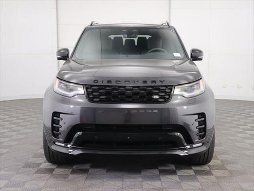 2025 Land Rover Discovery P300 Dynamic SE