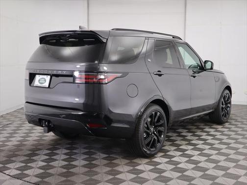 2025 Land Rover Discovery P300 Dynamic SE