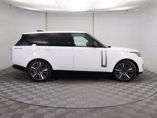 2024 Land Rover Range Rover P400 SE