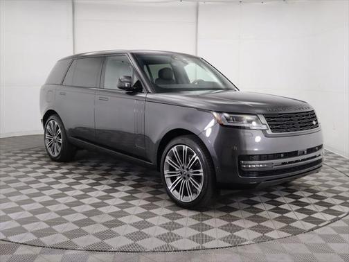 2025 Land Rover Range Rover P400 SE 7 Seat