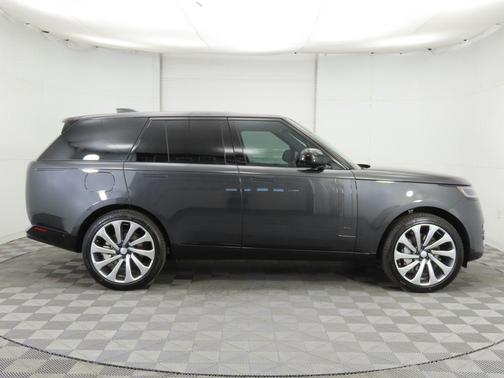 2025 Land Rover Range Rover P530 SE