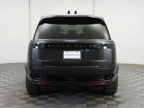 2025 Land Rover Range Rover P530 SE