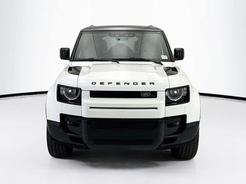 Fuji White 2026 Land Rover Defender P400 X-Dynamic SE