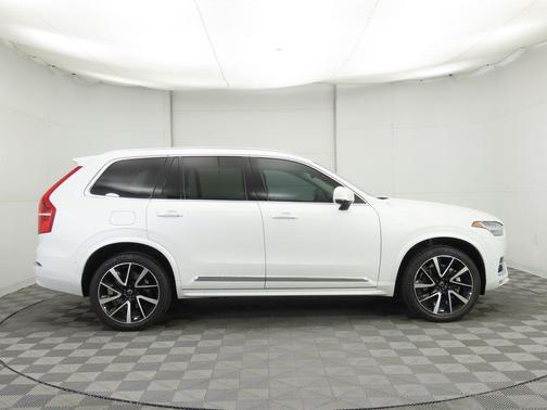 2024 Volvo XC90 B6 Plus Bright Theme 7-Seater