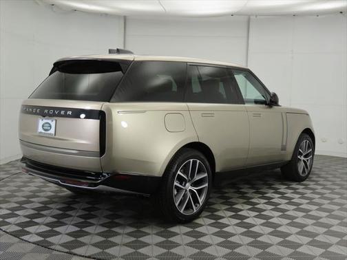 2025 Land Rover Range Rover P550e SE