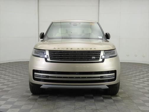 2025 Land Rover Range Rover P550e SE
