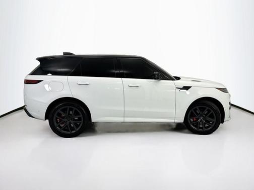2024 Land Rover Range Rover Sport SE