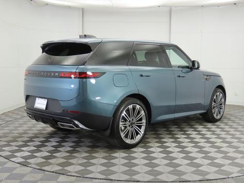 2026 Land Rover Range Rover Sport SE