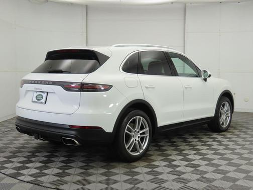 2023 Porsche Cayenne Platinum Edition