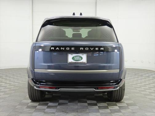2025 Land Rover Range Rover P550e SE