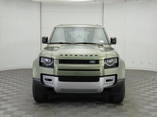 2025 Land Rover Defender 110 P400 S